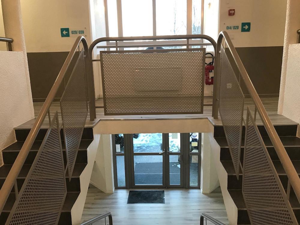 Hotel Du Stade Ex Kyriad Direct Lille Est Stade Pierre Mauroy Villeneuve-d'Ascq Eksteriør bilde