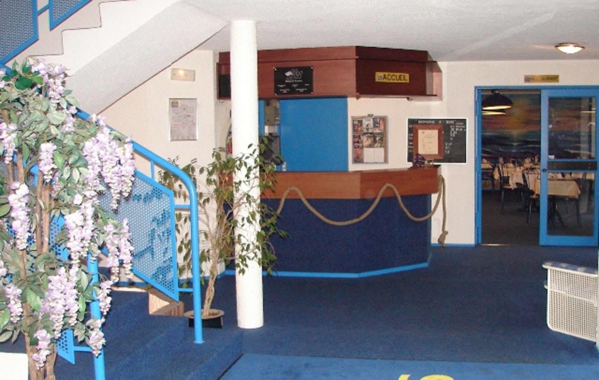 Hotel Du Stade Ex Kyriad Direct Lille Est Stade Pierre Mauroy Villeneuve-d'Ascq Eksteriør bilde